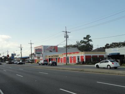 Conveniently located at 3847 Airline Drive in Metairie, just across from Sam's Wholesale Club, feel free to secure your storage unit just by going to uhaul247.com or by contacting us at (504) 737-0916. We look forward to serving you.