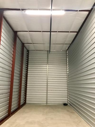 We have a huge inventory of individually lit rooms to allow you to organize your goods and feel secure during your move.  Call today at (480) 830-0800 or book online at uhaul.com.