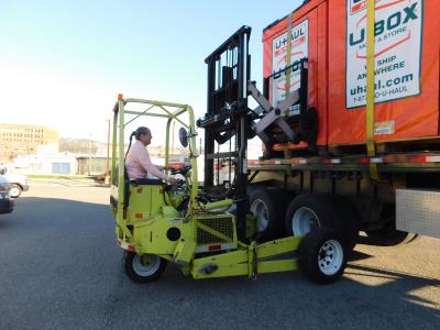 With no-contact home delivery, your U-Box moving and storage containers are brought directly to your door. Your containers are sealed with your lock and your key before being stored in one of our many area warehouses or being shipped nationwide to your destination.